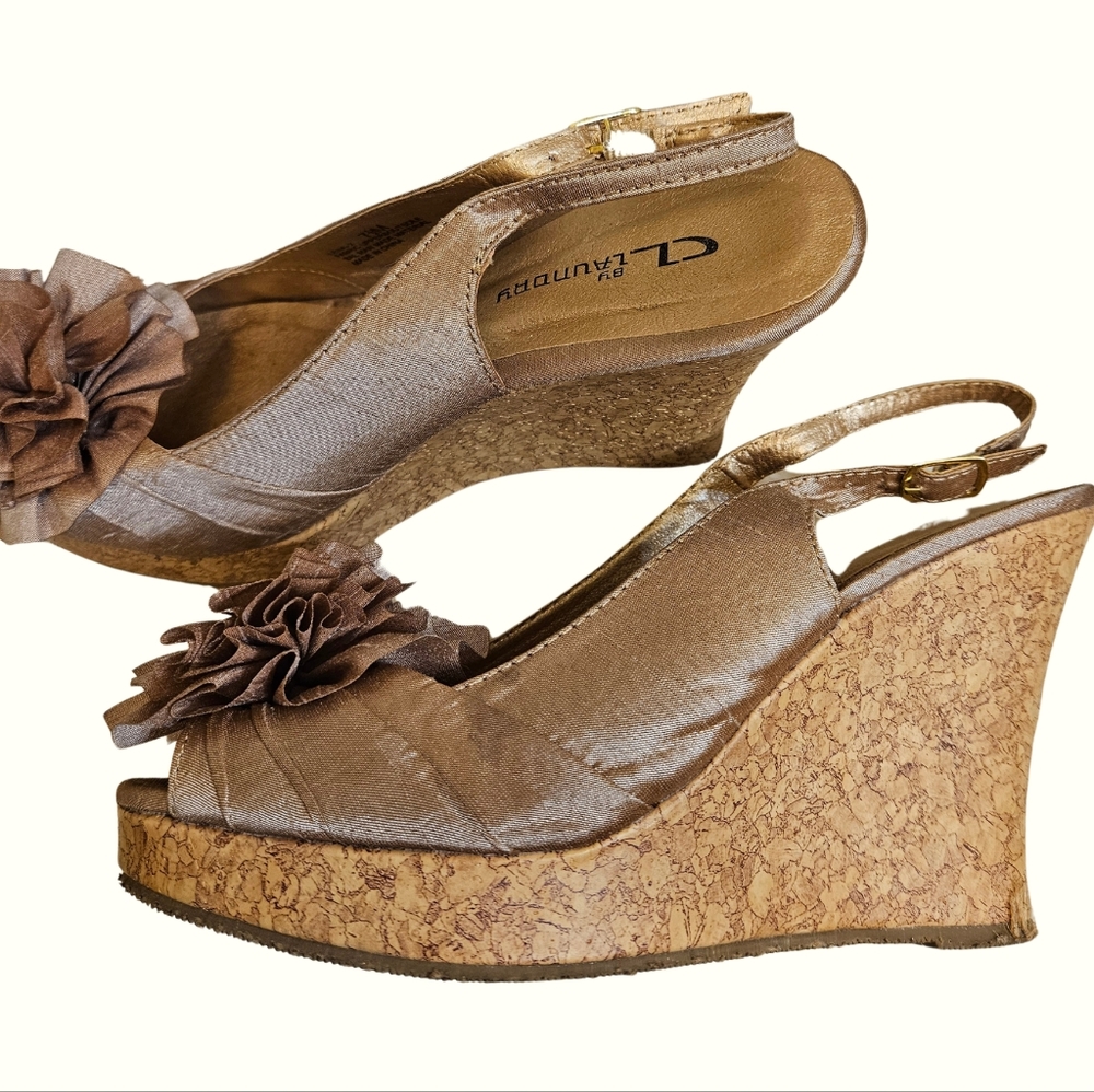 CL Laundry Ilena Peep Toe Wedge w Bow size 7.5